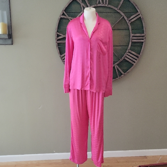 Skims Jaquard Long Sleeve Button Up With Skims Logo In Hot Pink - Picture 1 of 16